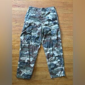 American Eagle Cargo Camo Pants Size 8
